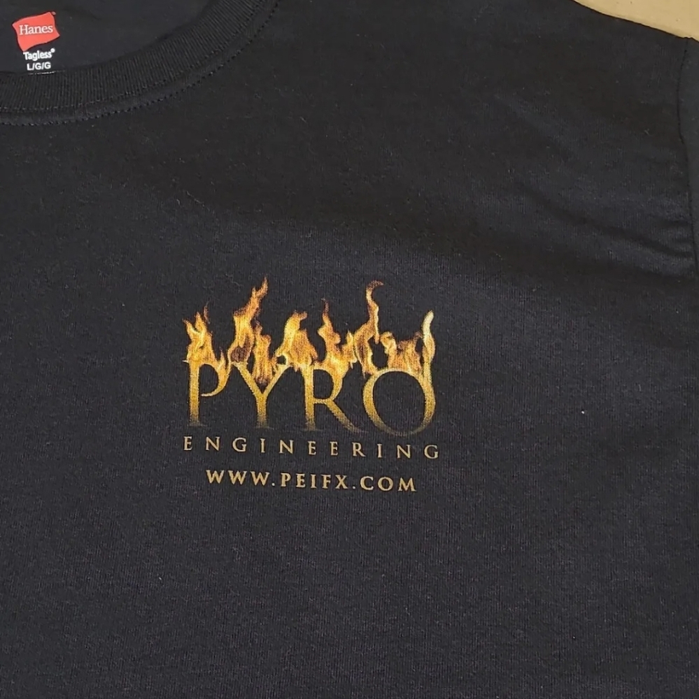 Vntg Y2K 2012-2013 Swedish House Mafia  Pyro Stage Crew EDM One Last Tour Shirt‎ - Picture 2 of 10